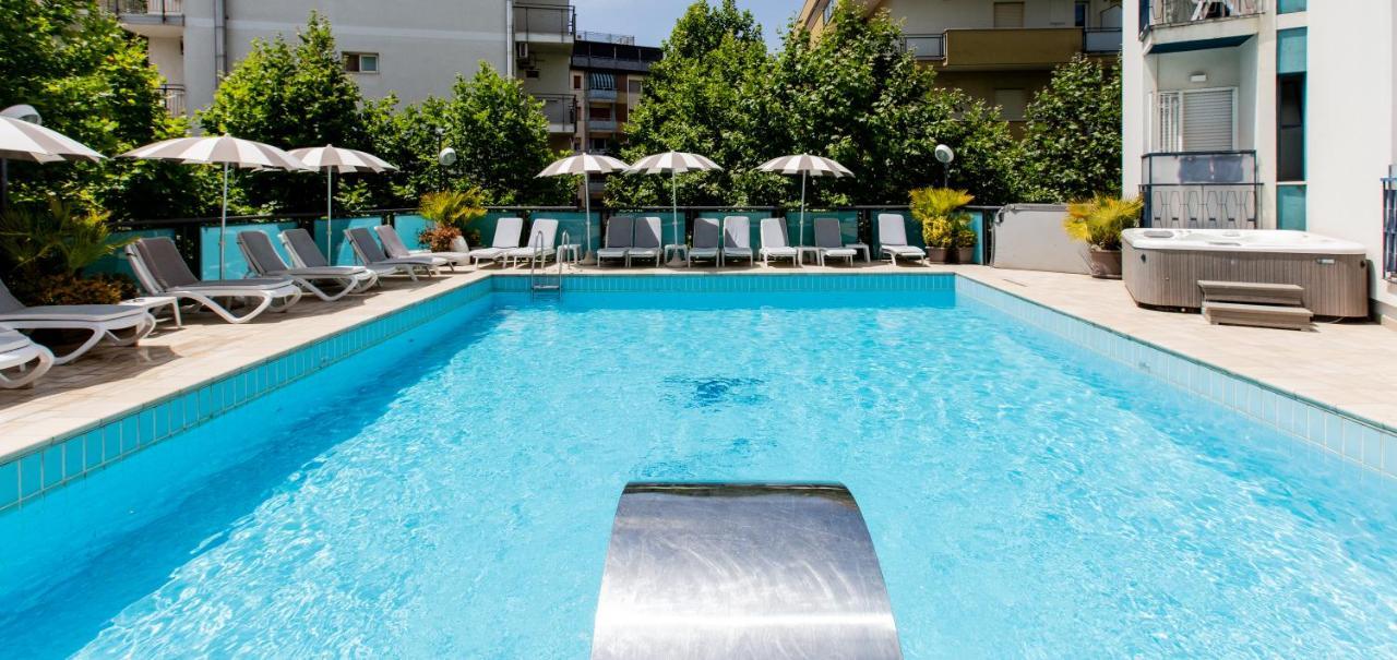 Hotel Verona Cesenatico Eksteriør billede