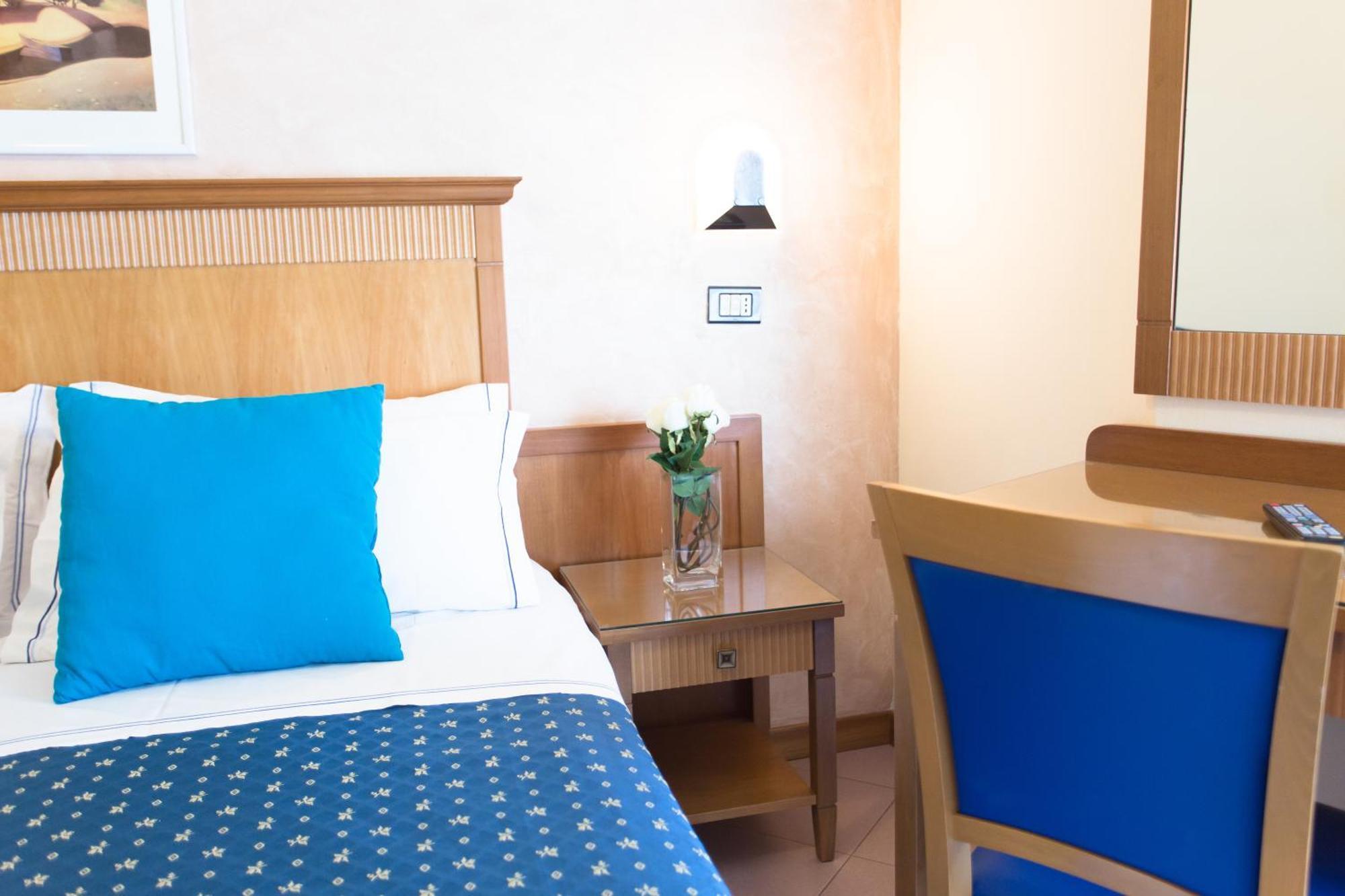 Hotel Verona Cesenatico Værelse billede
