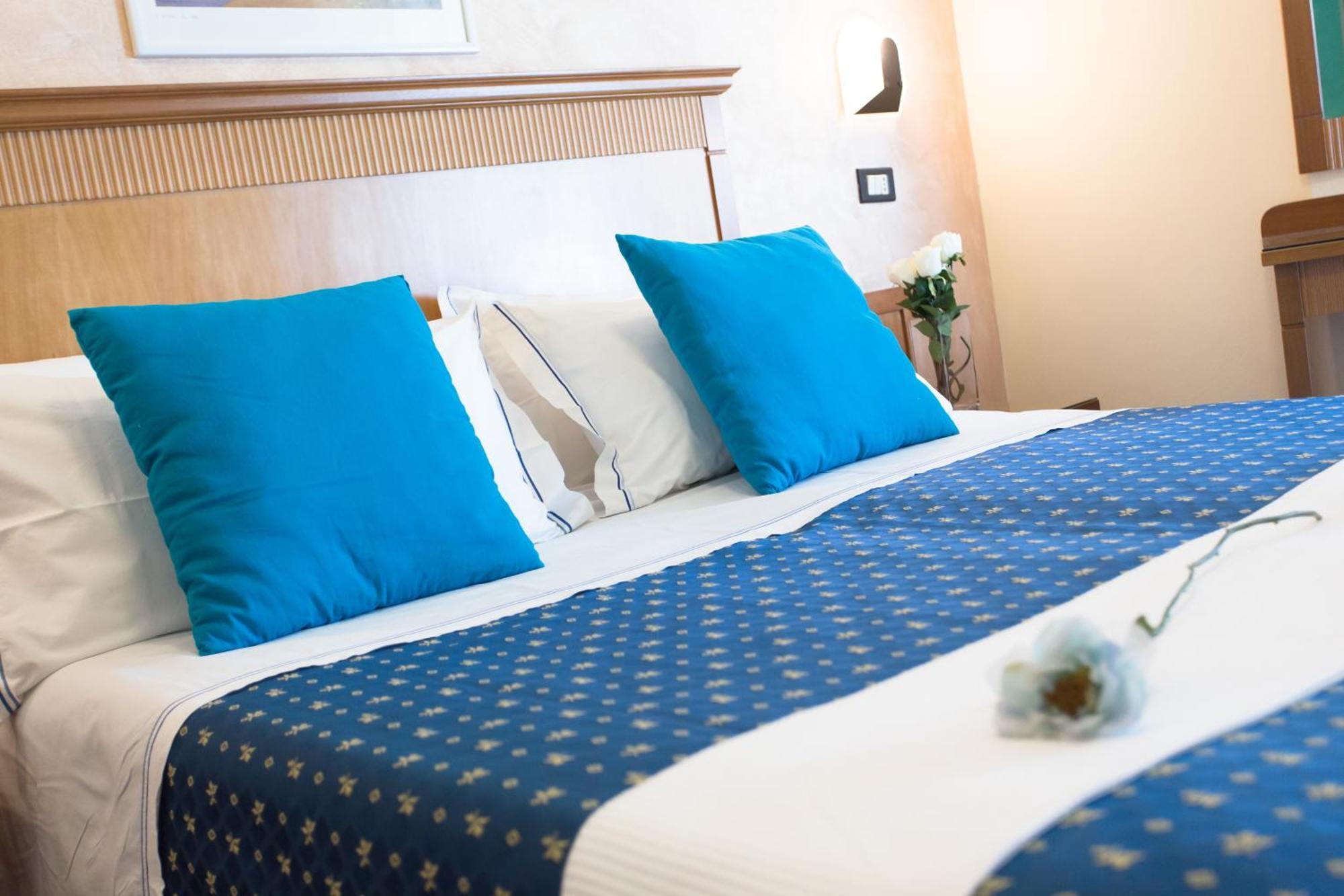 Hotel Verona Cesenatico Værelse billede
